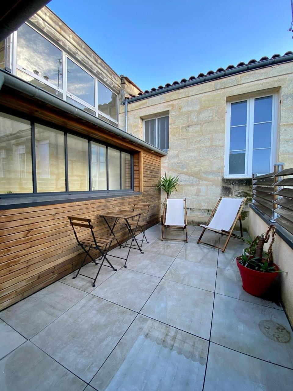 Superbe Avec Terrasse En Centre *